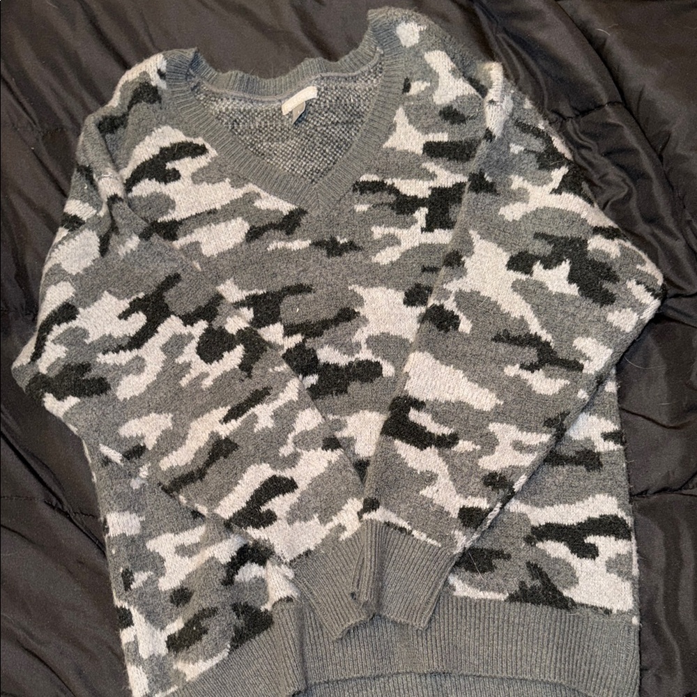 Falls Creek Gray Knit Sweater